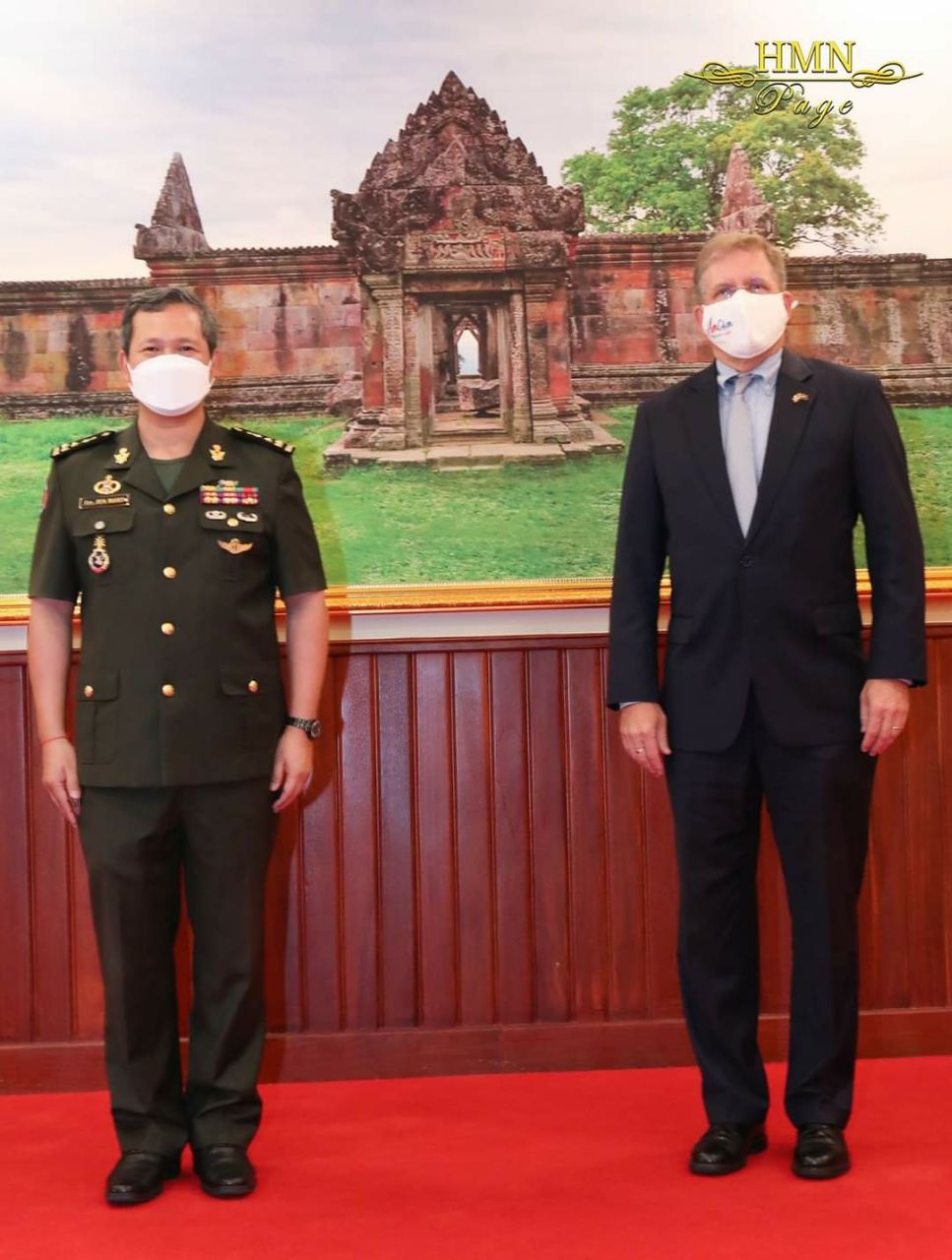 មេបញ្ជាការកងទ័ពជើងគោក នៃកងយោធពលខេមរភូមិន្ទ បានទទួលជួបពិភាក្សាការងារជាមួយ ឯកអគ្គរដ្ឋទូតសហរដ្ឋអាមេរិកប្រចាំនៅកម្ពុជា និងអនុព័ន្ធយោធាសហរដ្ឋអាមេរិកតែងតាំងថ្មី !!!!