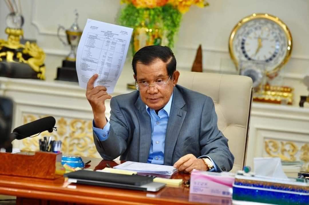 នាយទាហាន នាយទាហានរងនិងពលទាហានទាំងអស់ នៃកងទ័ពជើងគោក ប្រកាសគាំទ្រ គំនិតផ្ដួចផ្ដើម របស់ សម្ដេចតេជោ ហ៊ុន សែន ក្នុងការធ្វើវិសោធនកម្មរដ្ឋធម្មនុញ្ញ និងច្បាប់ពាក់ព័ន្ធ កំណត់ឲ្យថ្នាក់ដឹកនាំកំពូលរបស់ជាតិ មានសញ្ជាតិតែមួយគត់ គឺសញ្ជាតិខ្មែរ !!!!!