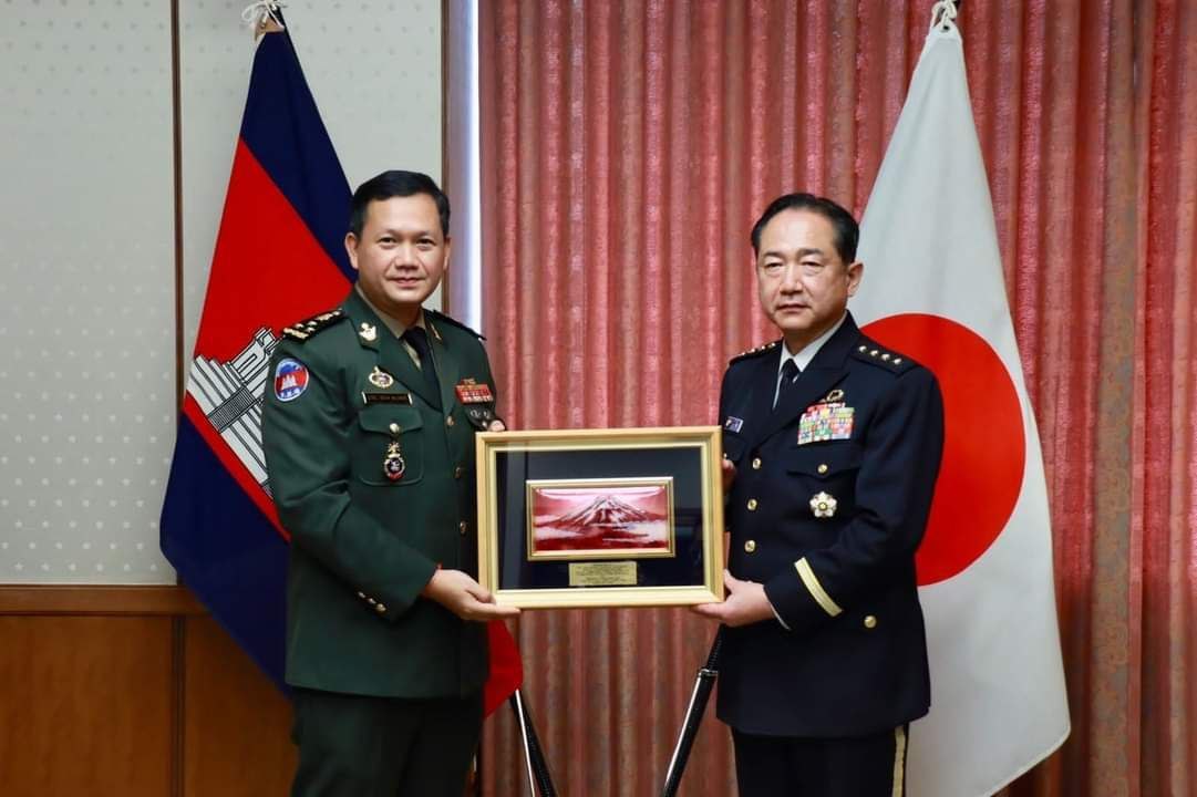 ជំនួបពិភាក្សាការងាររវាង ឧត្តមសេនីយ៍ឯក ហ៊ុន ម៉ាណែត និងនាយឧត្តមសេនីយ៍ YAMAZAKI Koji អគ្គមេបញ្ជាការនៃកងកម្លាំងស័្វយការពារជប៉ុន !!!!