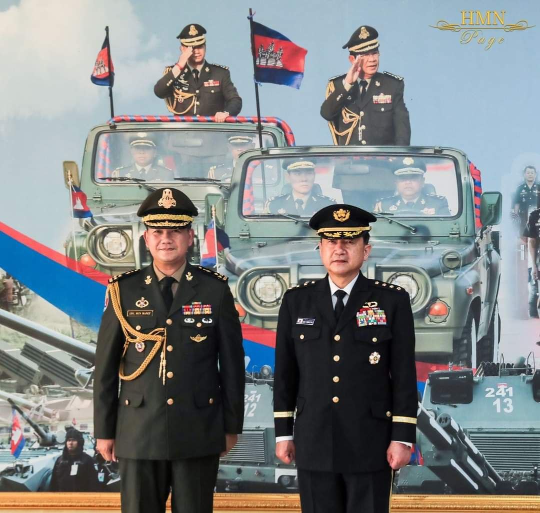 មេបញ្ជាការកងទ័ពជើងគោក នៃកងយោធពលខេមរភូមិន្ទ ទទួលជួបពិភាក្សាការងារជាមួយអគ្គសេនាធិការចម្រុះកងកម្លាំងស្វ័យការពារជប៉ុន !!!!