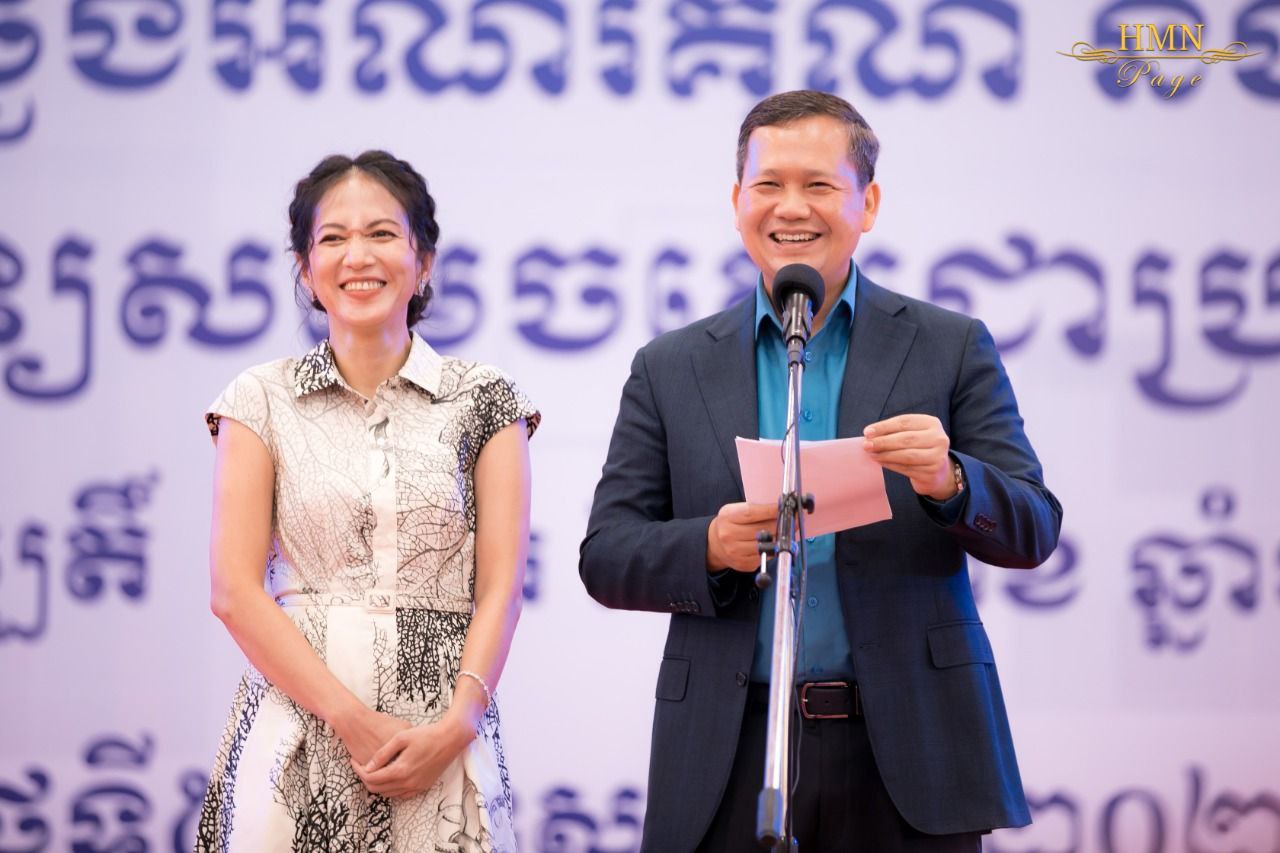 ឯកឧត្តមបណ្ឌិត ហ៊ុន ម៉ាណែត បានកោតសរសើរ និងវាយតម្លៃខ្ពស់ចំពោះការបូជាលះបង់ និងការខិតខំប្រឹងប្រែងប្រកបដោយការទទួលខុសត្រូវរបស់ក្រុមគ្រូពេទ្យស្ម័គ្រចិត្តសម្តេចតេជោប្រឆាំងកូវីដ-១៩ នៅក្នុងកាលៈទេសៈដែលជាតិត្រូវការបំផុត!!