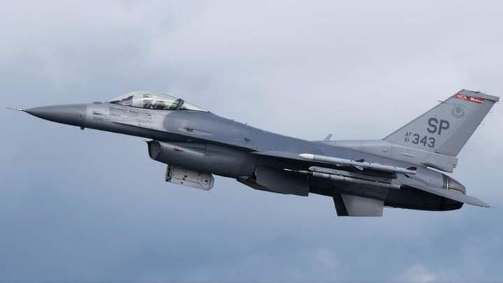 យន្តហោះ F-16 ផលិតដោយសហរដ្ឋអាមេរិក ដែលរង់ចាំជាយូរ បានមកដល់អ៊ុយក្រែន !!!!!