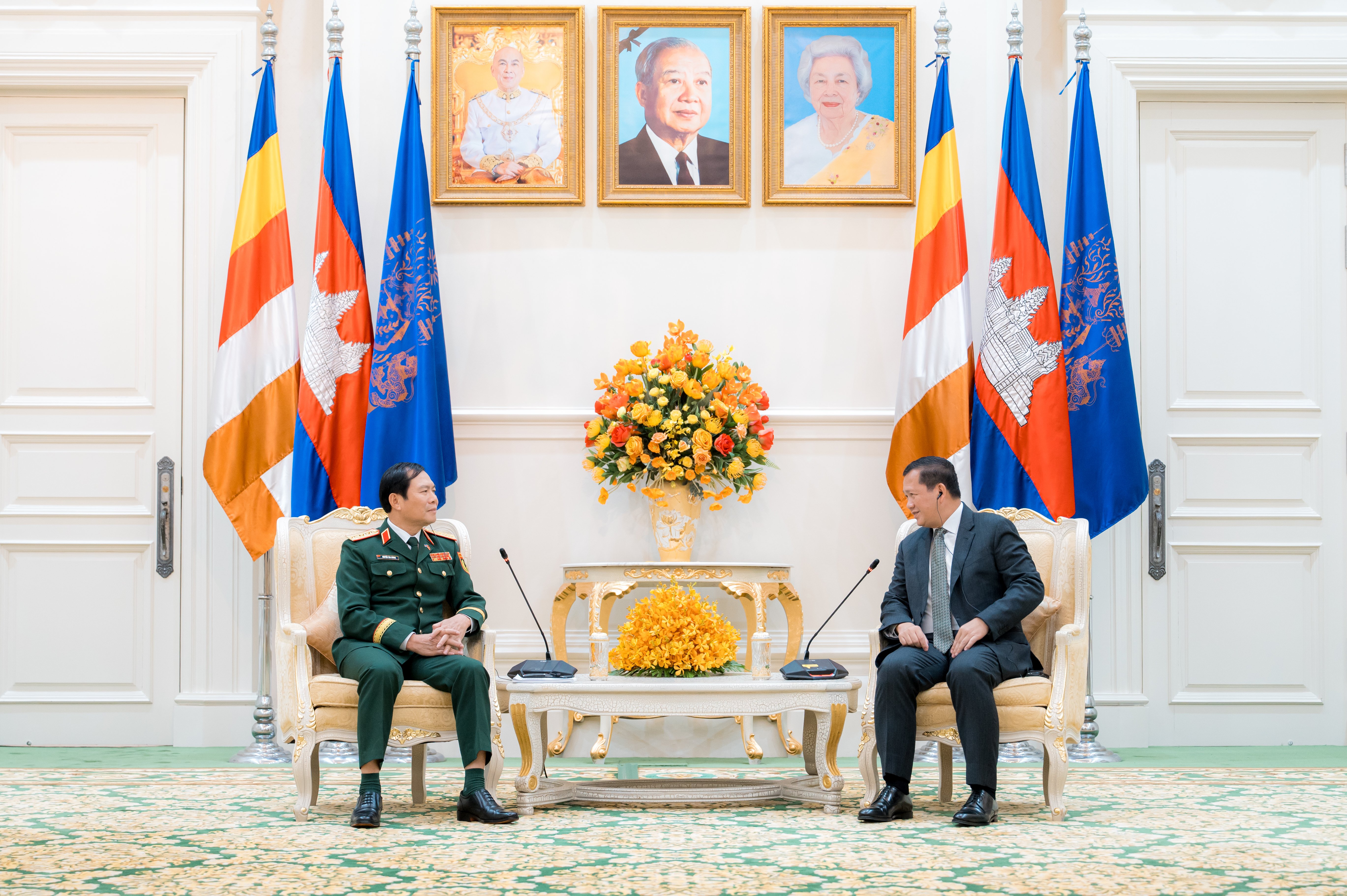 អនុរដ្ឋមន្ត្រីក្រសួងការពារប្រទេស និងជា​​ប្រធានអគ្គសេនាធិការកងទ័ពប្រជាជនវៀតណាម​​ វាយតម្លៃខ្ពស់ចំពោះការរីកចម្រើនលើគ្រប់វិស័យរបស់កម្ពុជា !!!!!