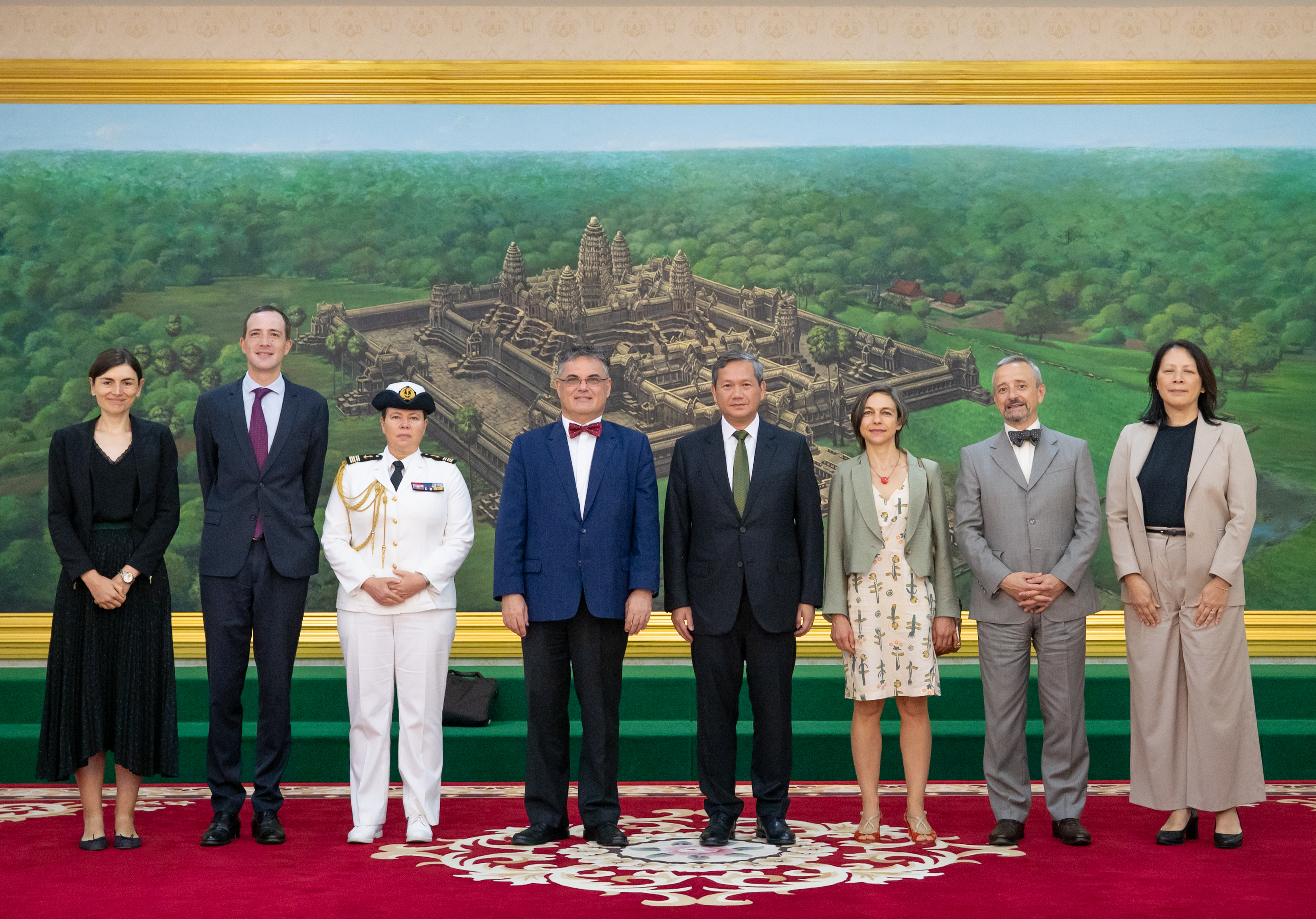 ឯកអគ្គរដ្ឋទូតបារាំងថ្មី ប្ដេជ្ញាជំរុញការពង្រឹង និងពង្រីកទំនាក់ទំនងទ្វេភាគី បារាំង-កម្ពុជា ឱ្យកាន់តែរឹងមាំ !!!!!