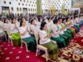 លោកជំទាវបណ្ឌិត ពេជ ចន្ទមុន្នី ហ៊ុនម៉ាណែត តំណាងដ៏ខ្ពង់ខ្ពស់ សម្តេចកិត្តិព្រឹទ្ធបណ្ឌិត ប៊ុន រ៉ានី ហ៊ុនសែន នាំយកទៀនព្រះវស្សា ប្រគេនសម្តេចព្រះសង្ឃគង់ចាំព្រះវស្សានៅវត្តចំពុះក្អែក